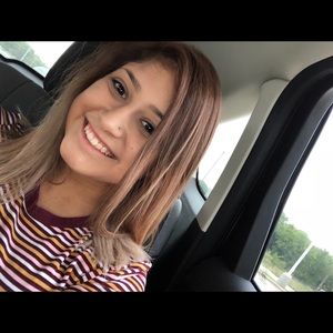 Meet your Posher, Desiree